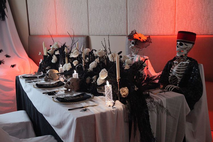 「Fun！萬聖魔幻嘉年華」系列活動，首推「驚嚇恐怖房」，凡活動期間入住房客或餐飲消費滿1500元，就可預約體驗驚悚指數爆表的恐怖房。六福旅遊集團提供