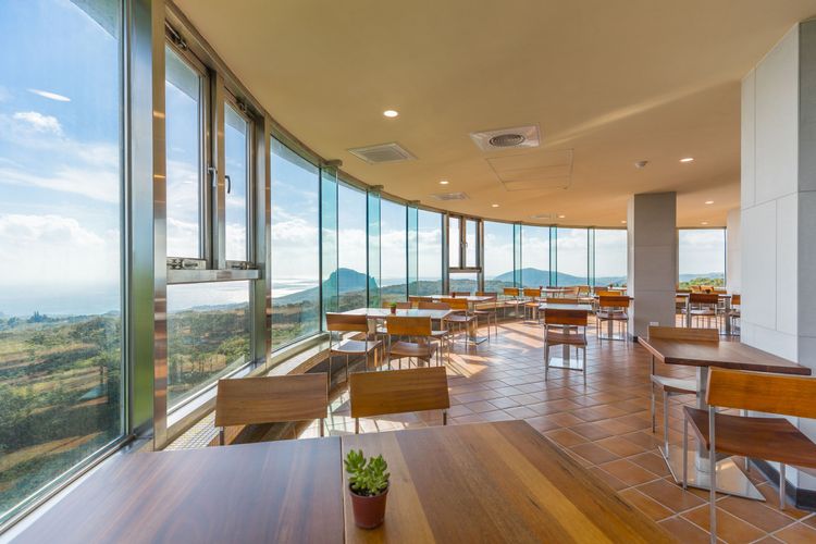 「GADUGADU Brunch」位於觀海樓6樓，可遠眺太平洋、盡覽巴士海峽、俯視台灣海峽。華泰大飯店集團提供