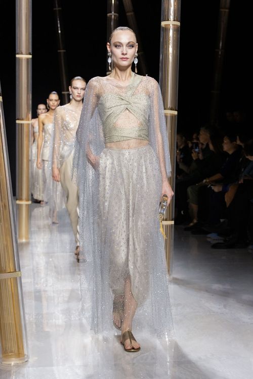 GIORGIO ARMANI 2023春夏女裝系列大秀。品牌提供