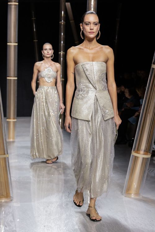 GIORGIO ARMANI 2023春夏女裝系列大秀。品牌提供