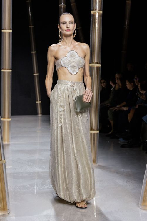 GIORGIO ARMANI 2023春夏女裝系列大秀。品牌提供
