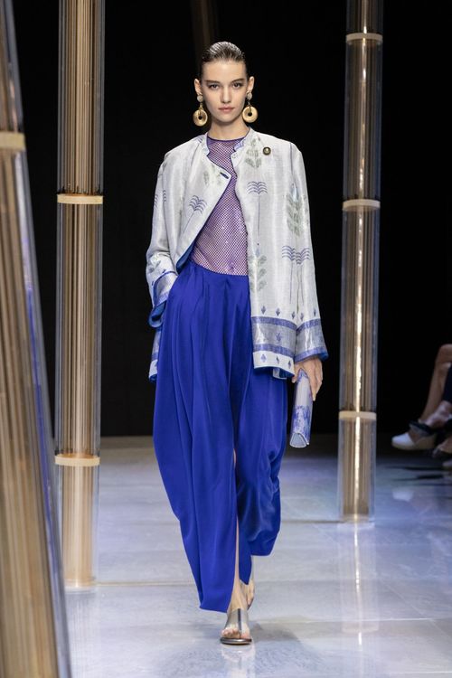 GIORGIO ARMANI 2023春夏女裝系列大秀。品牌提供