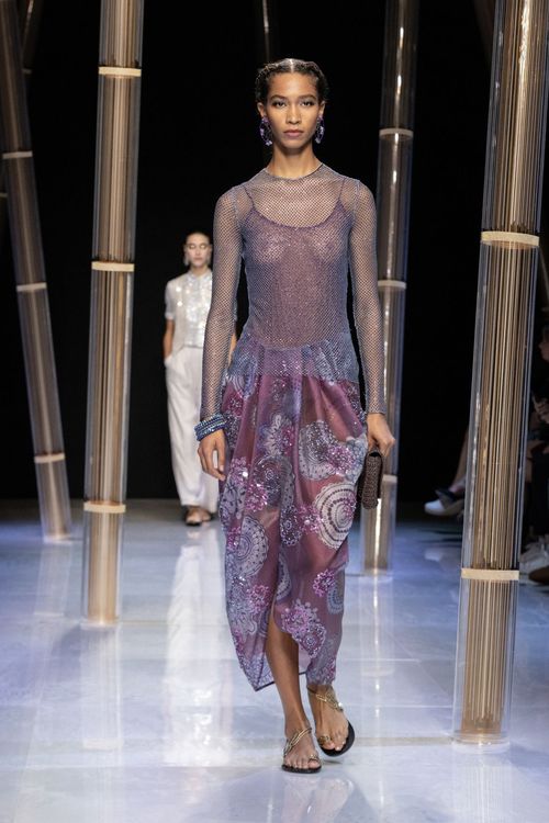 GIORGIO ARMANI 2023春夏女裝系列大秀。品牌提供