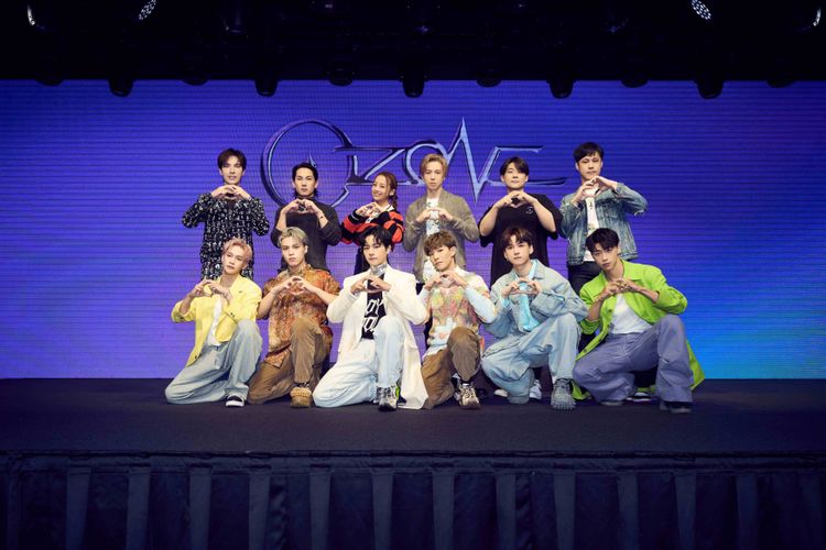 陳勢安（後排左起）、米奇林、鬼鬼、GJ蔣卓嘉、于傳勇、JerryC 前排左起：子翔、哲言、佳辰、煥鈞、祖安、文廷共同出席記者會。索尼提供