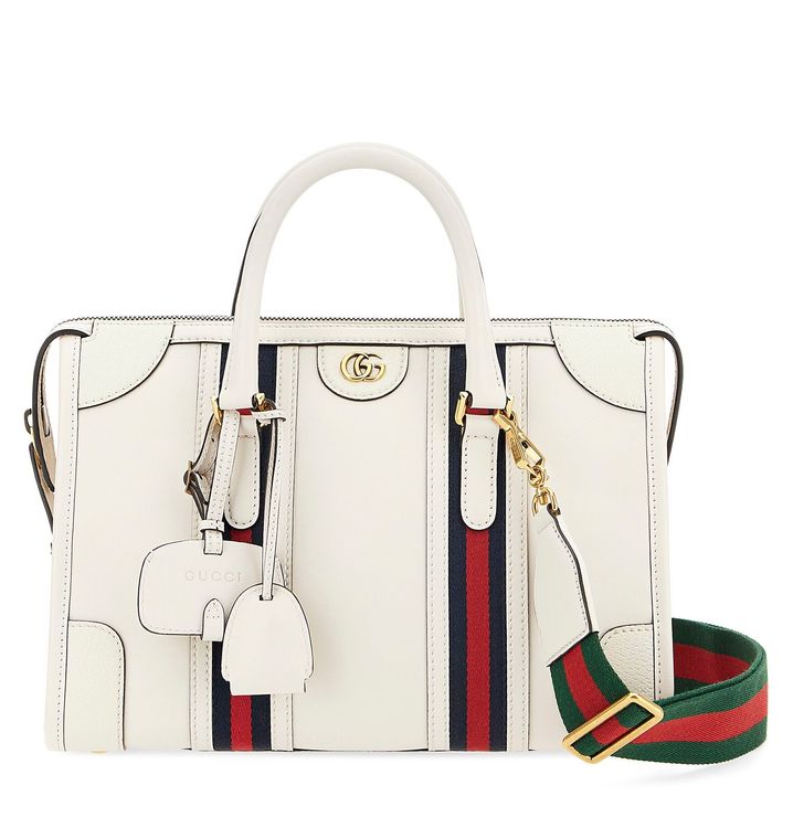 雙G白色小型肩背提包，11萬7300元。品牌提供