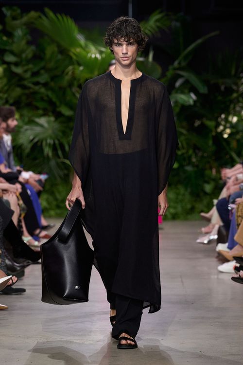 MICHAEL KORS 2023春夏系列發表。品牌提供