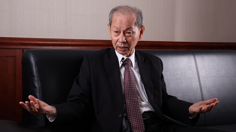 外界關心明年的油價變化，陳寳郎大膽預測，明年因全世界經濟萎縮，導致需求不大。莊宗達攝