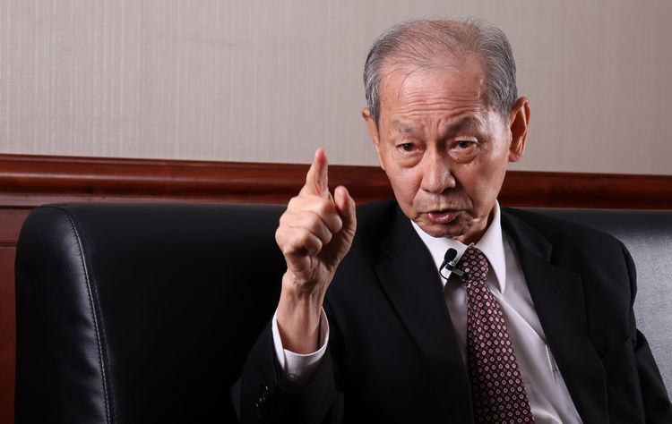 陳寳郎表示今年大環境變數多，他分析到今年底之前，影響國際油價短期變化有三大原因。莊宗達攝