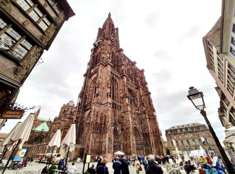 部分國家如法國、西班牙要求旅客需提供歐盟認證疫苗完整接種證明。田欣雲攝