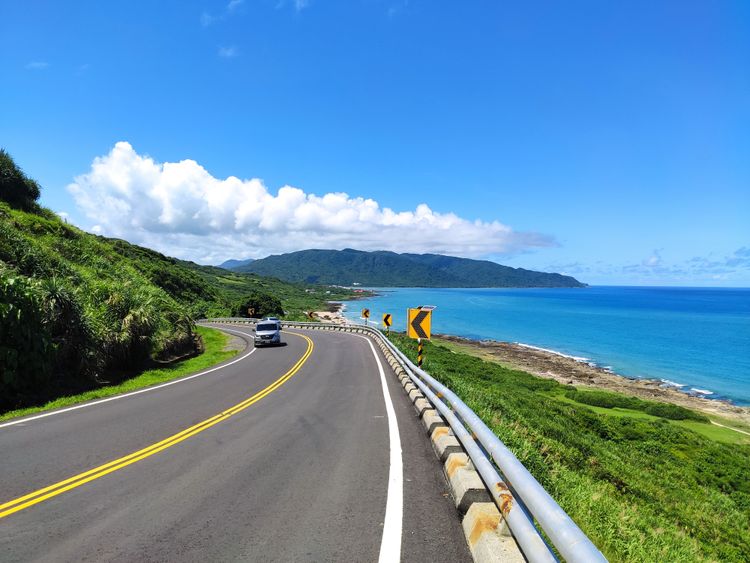 墾丁的海岸線相當迷人。羅琦文攝