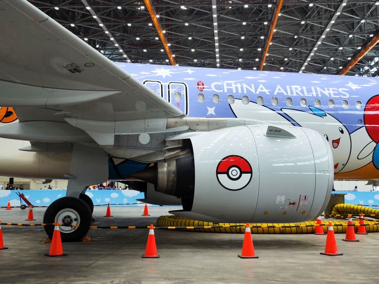 華航參與The Pokémon Company「飛翔皮卡丘計畫」，推出以寶可夢為主題的華航「皮卡丘彩繪機 CI」。田欣雲攝