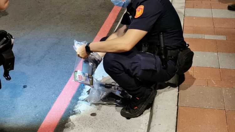 警方查扣瓦斯槍等物品。陸運鋒攝