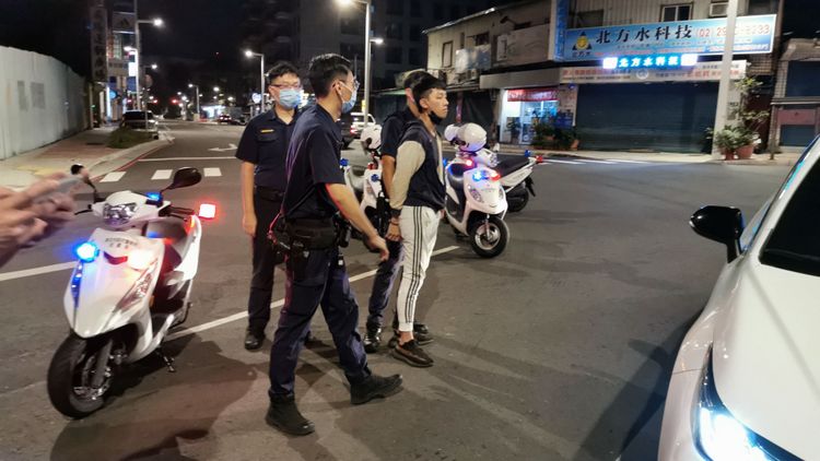 警方逮捕2人。陸運鋒攝