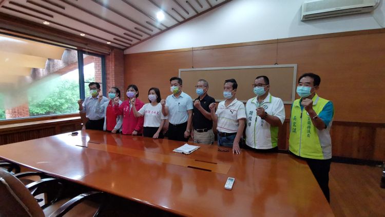 民進黨宜蘭縣議會黨團對於林姿妙於議會定期會期間請假拚選舉大表不滿。林泊志攝