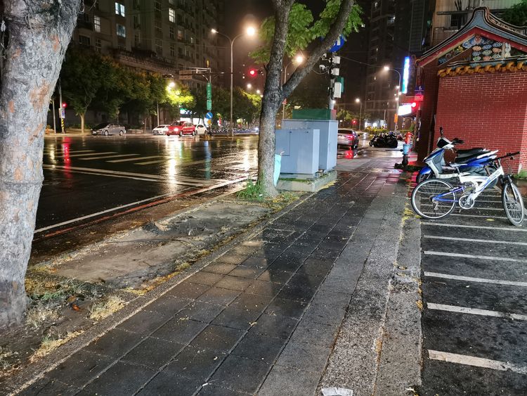 林男當時倒在地上哀號。陸運鋒攝