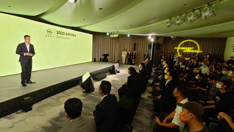 OPEL Taiwan歐吉汽車王偉明總經理，在發表會中闡述未來在台灣產品規劃，以及經銷據點的布局。翁玉信攝