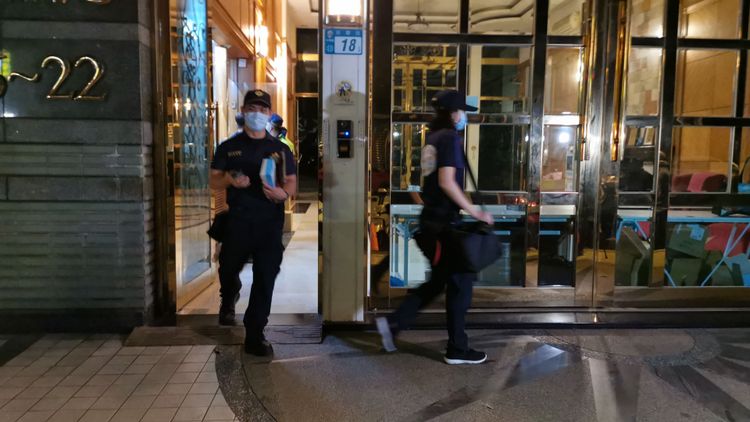 鑑識小組離開。陸運鋒攝