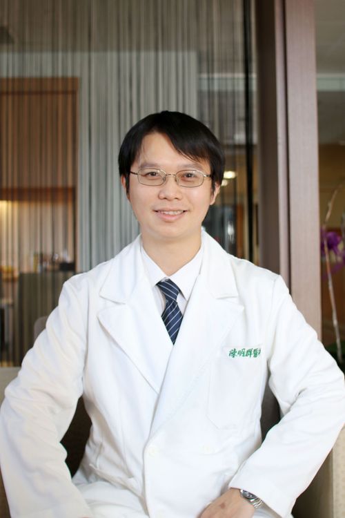 陳明群表示，急性腎損傷和避免肺部呼吸功能惡化的治療方法相互衝突，需謹慎拿捏病患補充的輸液量多寡。花蓮慈濟醫院提供