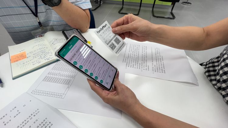 國稅局呼籲民眾，中獎之電子發票，切勿隨意拍照上傳網路。田兆緯攝