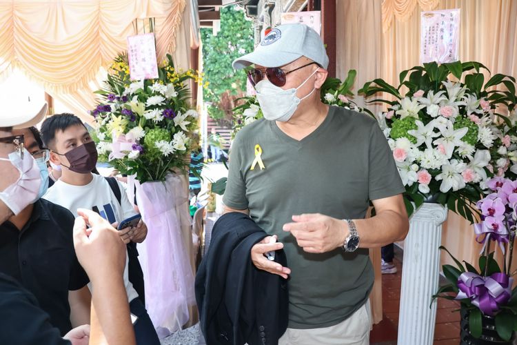 鄧安寧出席劉引商告別式。趙世平攝