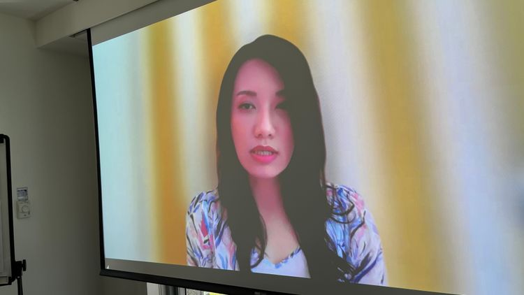 台灣吉立亞醫藥法規總監曾昭蓉透過視訊接受採訪。陳志淵攝