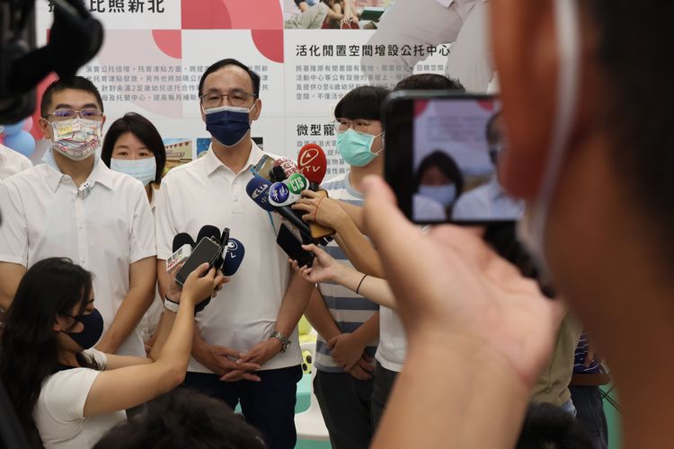 朱立倫認為民進黨只會用疑似的口吻汙衊對手。戴之聖攝