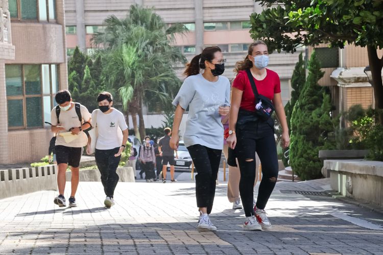 大學缺額增多，境外生、國內學生恐會想先選國立大學。趙世平攝