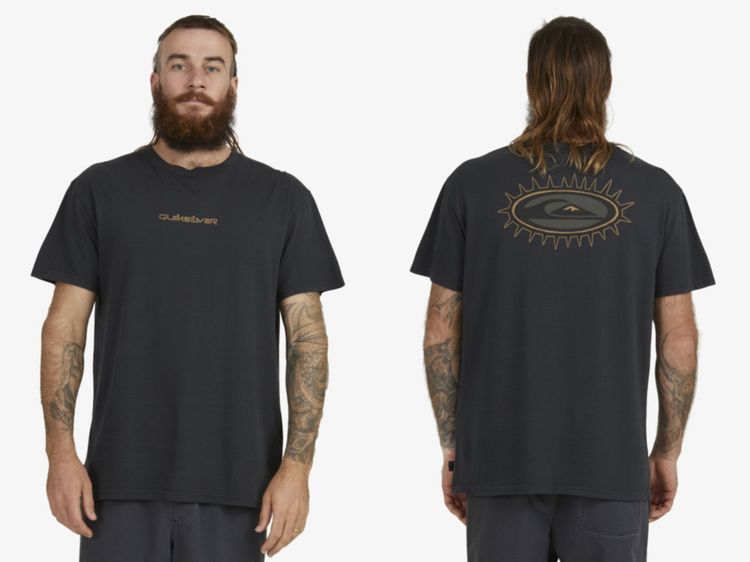 黑色T恤，1580元。品牌提供