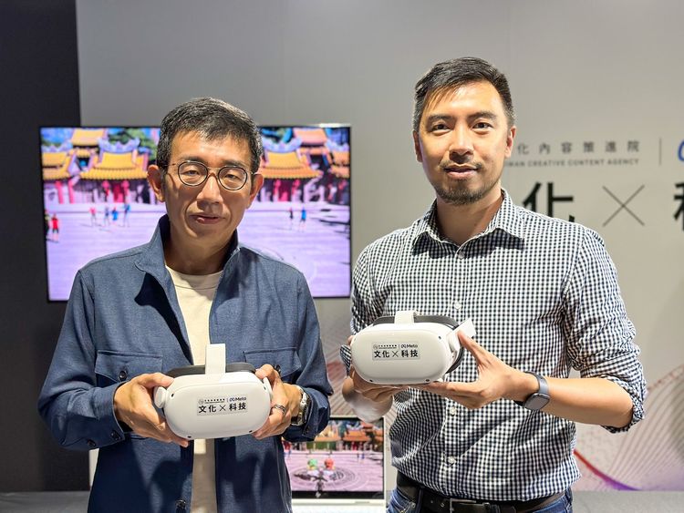 文策院院長李明哲（左）與 Meta 台灣公共政策總監陳奕儒。黃子倫攝