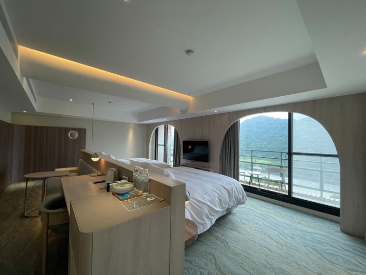 可270度欣賞石門水庫湖景的「行政套房」全館僅規劃4間。黃盈甄攝