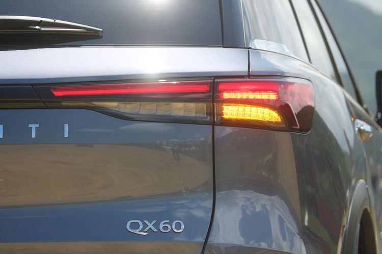 琴鍵式的尾燈以當前主流的類貫穿式細長LED規格為主視覺。林浩昇攝