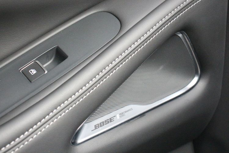 QX60旗艦車型並配置16具揚聲器的Bose音響系統。林浩昇攝