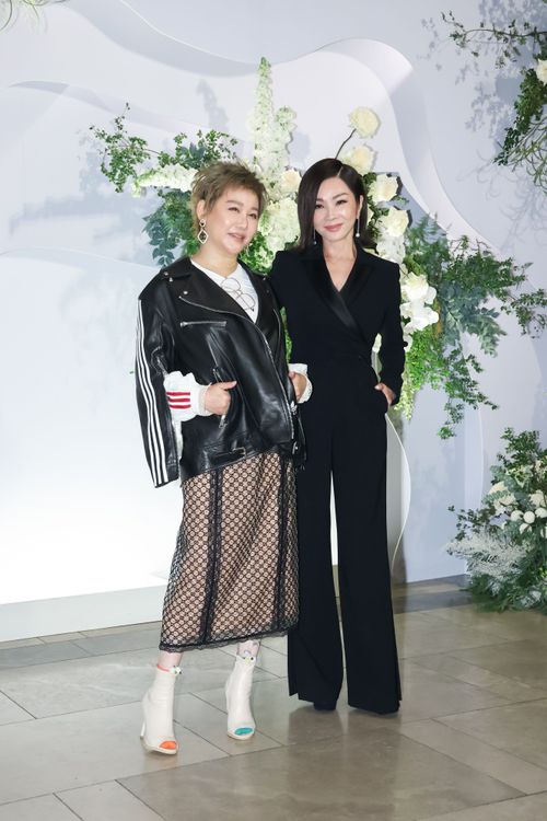 藍心湄(左)、陳美鳳禮金都相當大手筆。趙世平攝