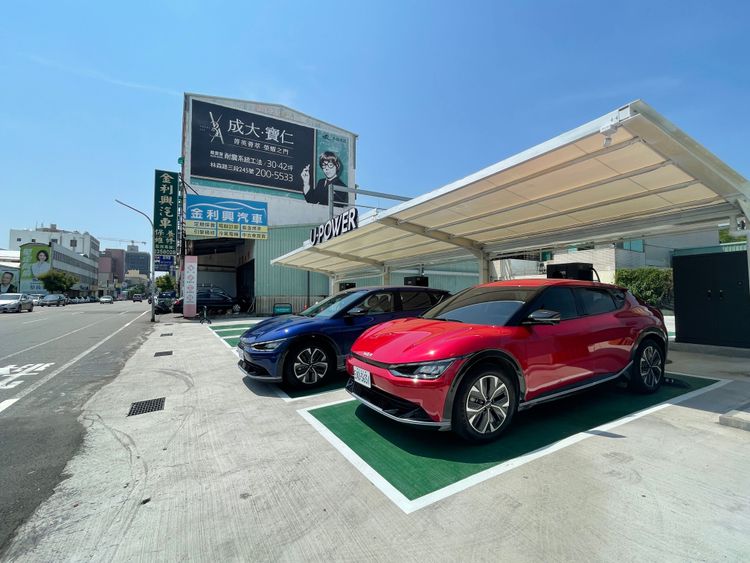 U-Power裕農站最大的特色，便是標榜充電功率高達720 kW，也是目前台灣第三方充電業者中最高功率。林浩昇攝