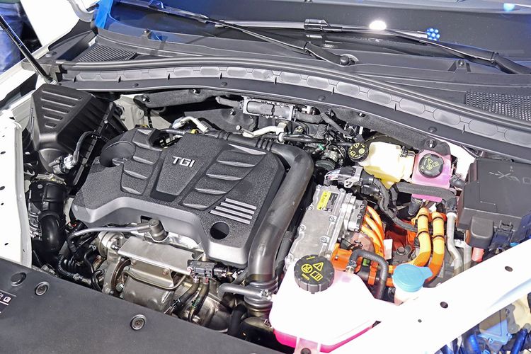 1.5升渦輪引擎搭配電動馬達，成就出近300匹馬力放眼120萬元內產品堪稱無敵，但後續妥善率及保修成本仍需時間觀察。林浩昇攝