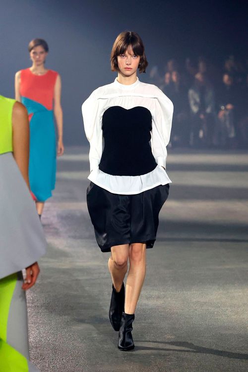 ISSEY MIYAKE 2023春夏系列大秀。品牌提供