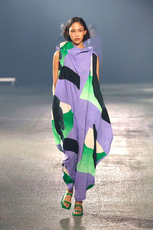 ISSEY MIYAKE 2023春夏系列大秀。品牌提供