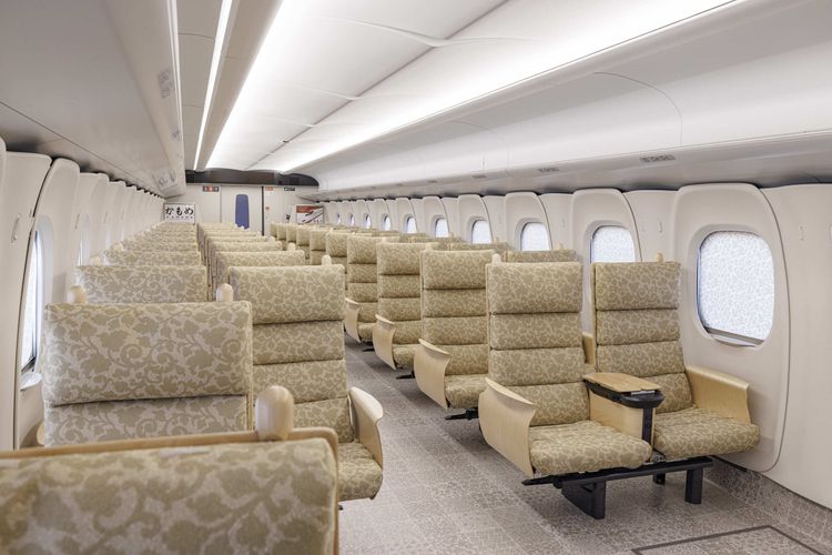 西九州新幹線海鷗號車廂內部。JR九州提供