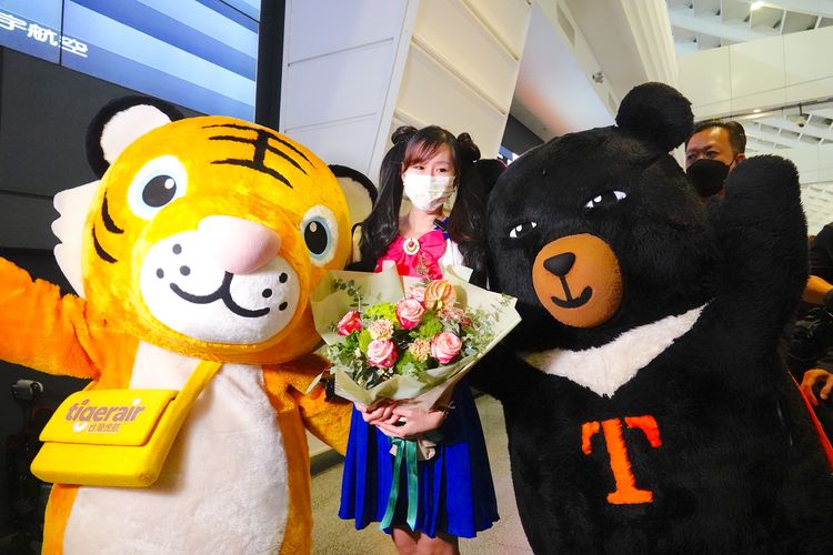 晶華飯店業者接機。施昂強攝