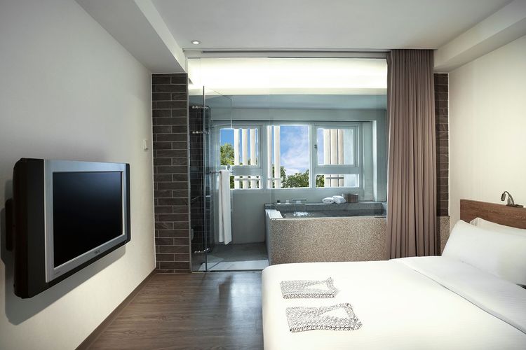 捷絲旅宜蘭礁溪館與花蓮中正館即日起至11月29日攜手合作推出「宜花漫遊、買一送一」雙城假期住房專案，圖為捷絲旅宜蘭礁溪館溫泉雙人客房。業者提供