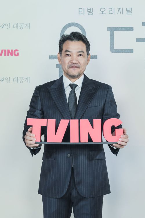 鄭進永在《Yonder》飾演K博士。friDay影音提供