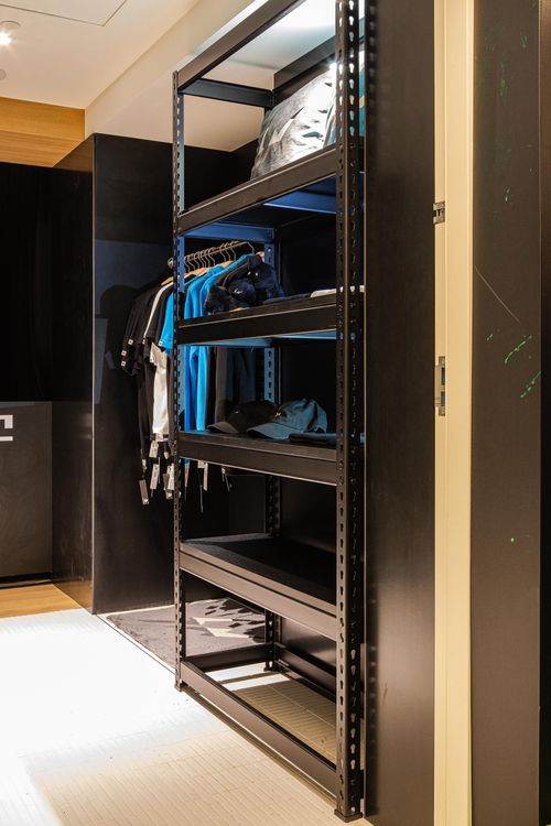 只針對住宿旅客開放的紀念品商店。金普頓大安酒店提供