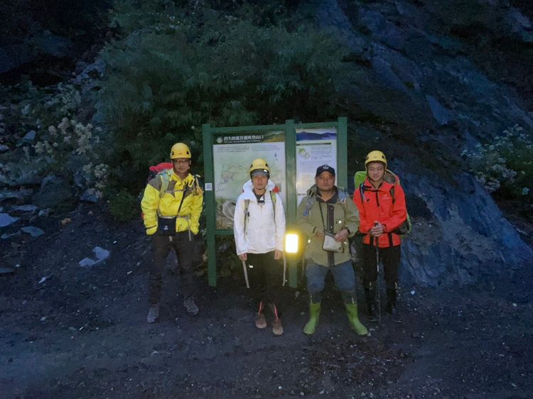 消防局人員也就地紮營。翻攝畫面