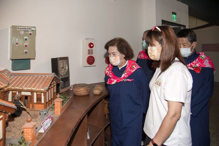 宜蘭縣政府及冬山鄉公所向中央爭取並獲客委員會補助「冬山阿兼城、火燒城客庄生活故事廊帶」計畫，打造客家生活故事廊帶，突顯當地客家文化。縣府提供