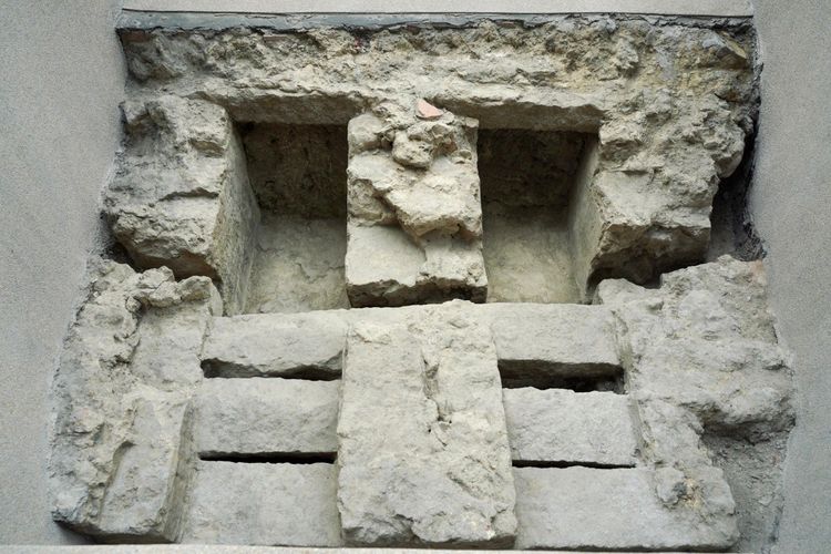 建案工程發現鳳山縣舊城築城材料。文化局提供