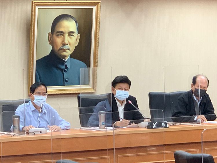 立委傅崐萁與鄭天財邀集中央部會統整花蓮震災重建補助事宜。傅崐萁辦公室提供