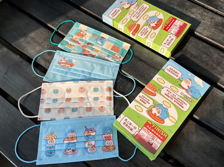 即日起只要到繼光香香雞門市消費滿350元即可獲得「繼光香香雞Ｘ貓貓蟲咖波」的限量聯名口罩乙盒(共三片，單盒為同款圖樣)。業者提供