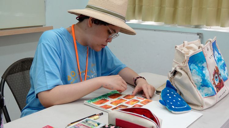 鍾華瑄直言面對自閉症應用習慣而非理解。莊宗達攝