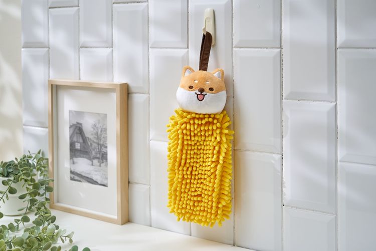 宏匯廣場週年慶來店禮推出柴語錄共五款實用來店禮 。業者提供