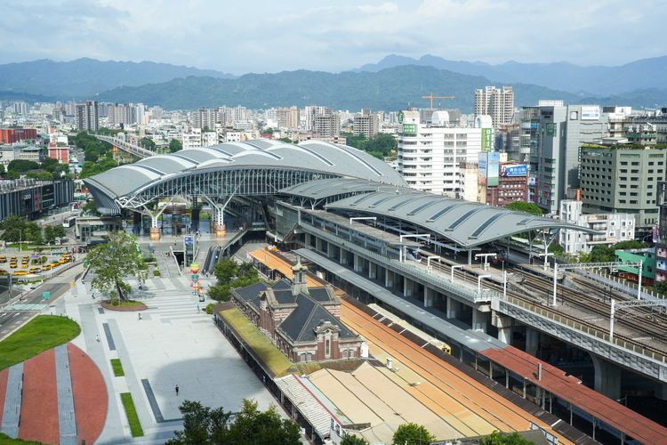 台中李方艾美酒店緊鄰台中火車站、臺中驛鐵道文化園區。田欣雲攝